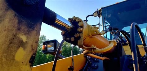 zimmerman skid.steer repair|Replacing the Hydraulic Cylinder on a Skid Steer Grapple.